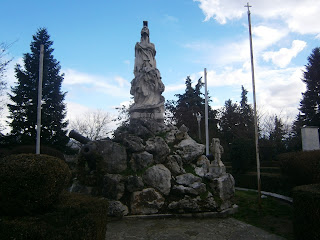 το μνημείο του άγνωστου στρατιώτη στα Ιωάννινα