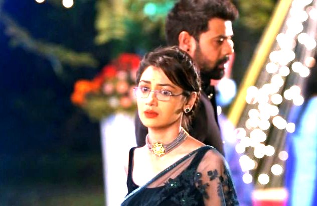 Kumkum Bhagya 7 November 2020 Written Update Abhi and Pragya spot each other