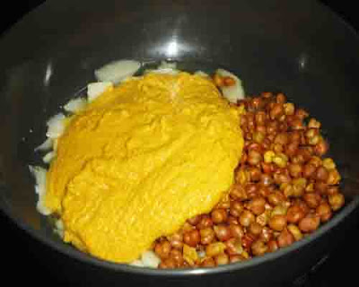add masala paste to the keerl and chana