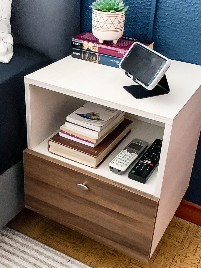 DIY Modern Floating Nightstands Remodelando la Casa