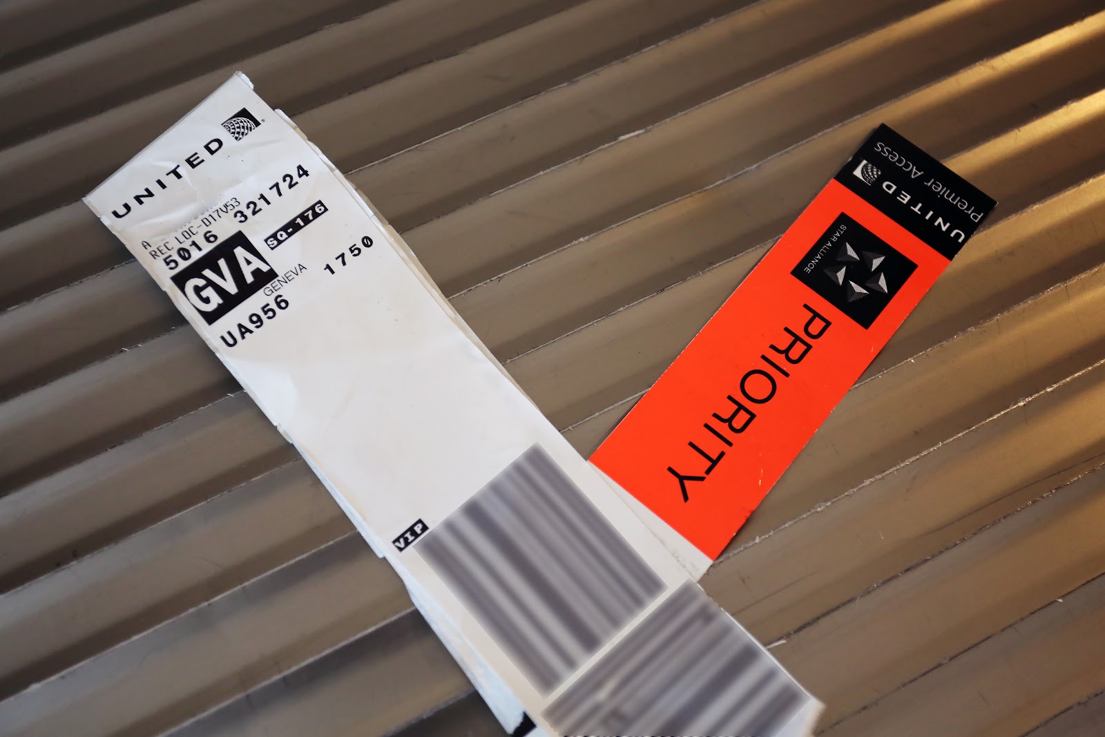 悲報 ユナイテッド航空 リモワを大破させる United Seriously Damaged My Rimowa Life With Curiosity