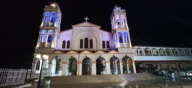 Χριστουγεννιάτικος φωτισμός με παρέμβαση του Δήμου στον Ι.Ν. της Ευαγγελίστριας στο Ναύπλιο