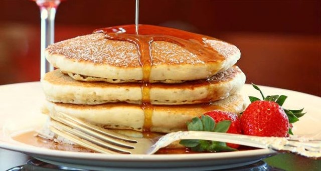 Resep Pancake Sederhana Segar dengan Juice Lemon Resep Pancake Sederhana Segar dengan Juice Lemon