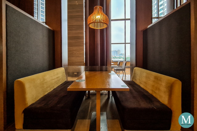 Flavors Restaurant at Holiday Inn & Suites Makati