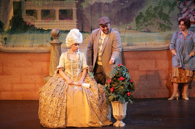 Review: Candlelight Pavilion Is SINGIN' Joyously IN THE RAIN  Image