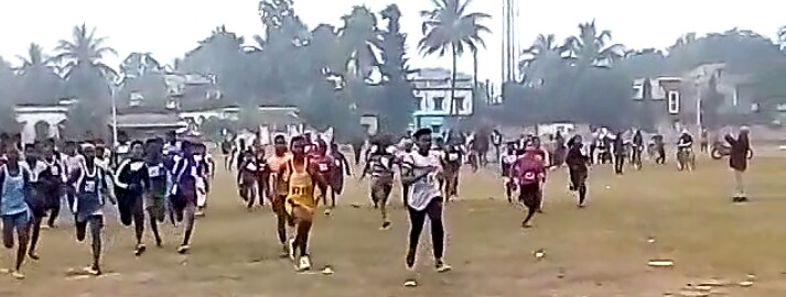 শীতের কুয়াশা ছিঁড়ে স্বপ্নের দৌড়, বাদ্যি বাজল খড়গপুর যুব সংস্কৃতি উৎসবের 1 শীতের কুয়াশা ছিঁড়ে স্বপ্নের দৌড়, বাদ্যি বাজল খড়গপুর যুব সংস্কৃতি উৎসবের