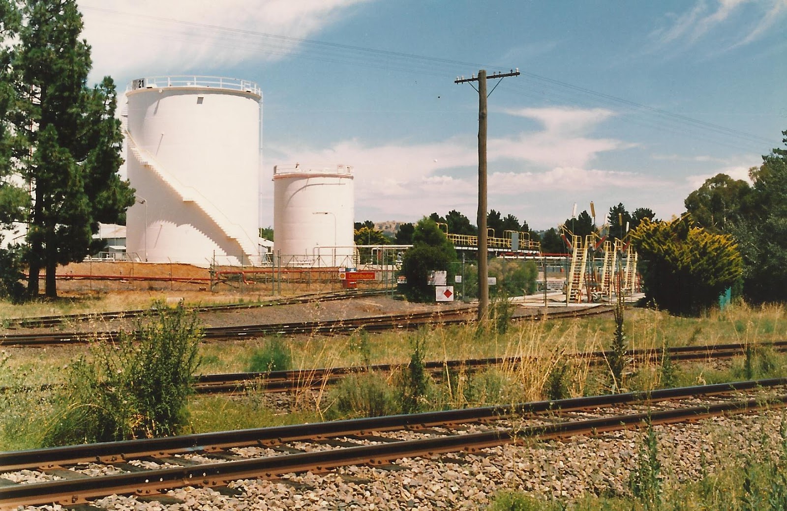 Building Wagga Oil Depots