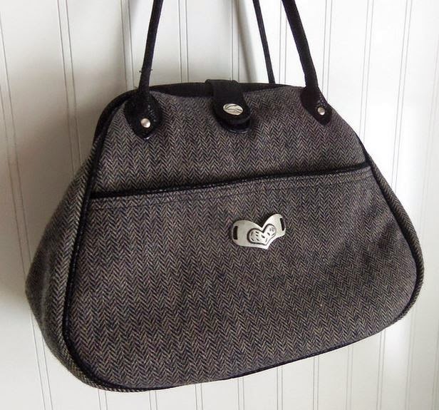 Sewing Patterns by Mrs. H Companion Carpet Bag crafted by Krista (MrsSM)