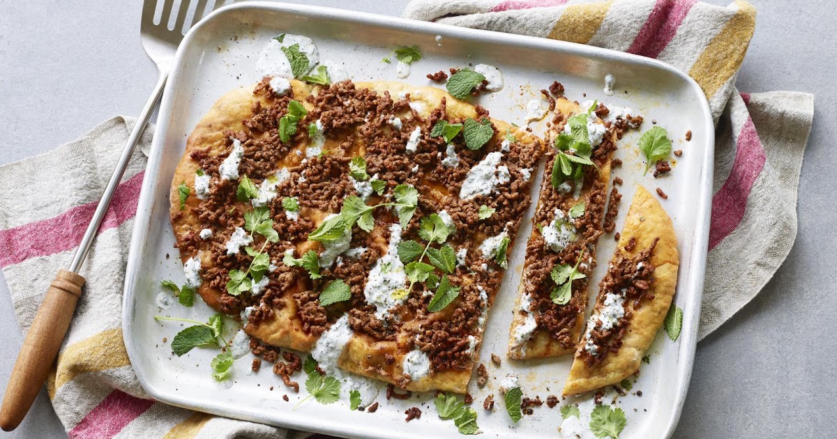 Turkish flatbread with minced beef, herbs and spices