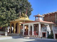 Manila Devi Mandir is famous Devi Temple in Salt area of Almora District of Kumaun region in Uttarakhand. माँ मानिला देवी मंदिर उत्तराखंड राज्य के कुमाऊँ अंचल के अल्मोड़ा जनपद में स्थित प्रसिद्ध देवी मंदिर है।