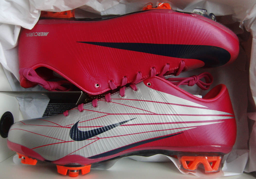 Nike Superfly Mercurial Victory 2010 Nike Mercurial Vapor Superfly - Main Image