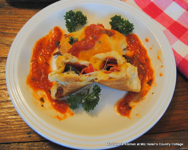 Pizza Roll Appetizer at Miz Helen's Country Cottage