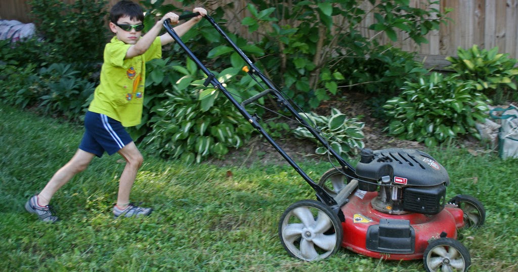 Reubens Lawn Care Lawn Mowing Safety Tips for Preventing Injury