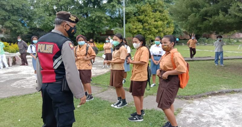 Upaya Pencegahan Penyebaran Covid-19 di Ruteng, Polres Manggarai Lakukan Hal Ini Upaya Pencegahan Penyebaran Covid-19 di Ruteng, Polres Manggarai Lakukan Hal Ini