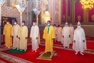 أمير المؤمنين صاحب الجلالة الملك محمد السادس يحيي ليلة القدر المباركة
