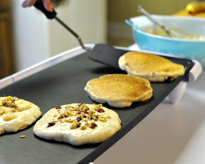 Lifetime Pancakes ♥ KitchenParade.com, my sister's recipe for light, fluffy pancakes, scaled from a tiny batch for one or two to a large batch for a big family (or hungry teenagers). Another good reason to Make Tonight Pancake Night!