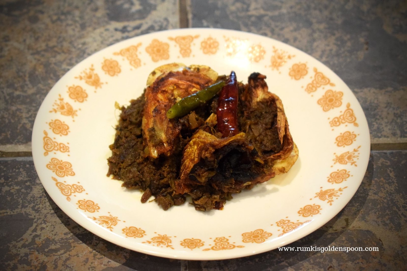 Indian Recipe, Bengali Cuisine, Ilish Macher Matha/Muro Diye Kochu Shaak | Hilsa Fish Head with Taro Stems, Rumki's Golden Spoon, non veg recipe with kochu shaak/taro stems, recipe with Ilish Macher Matha/Muro, recipe with Hilsa Fish Head, aamish kochu shaak, kochu shaker ghonto/tarkari/torkari/torkaari