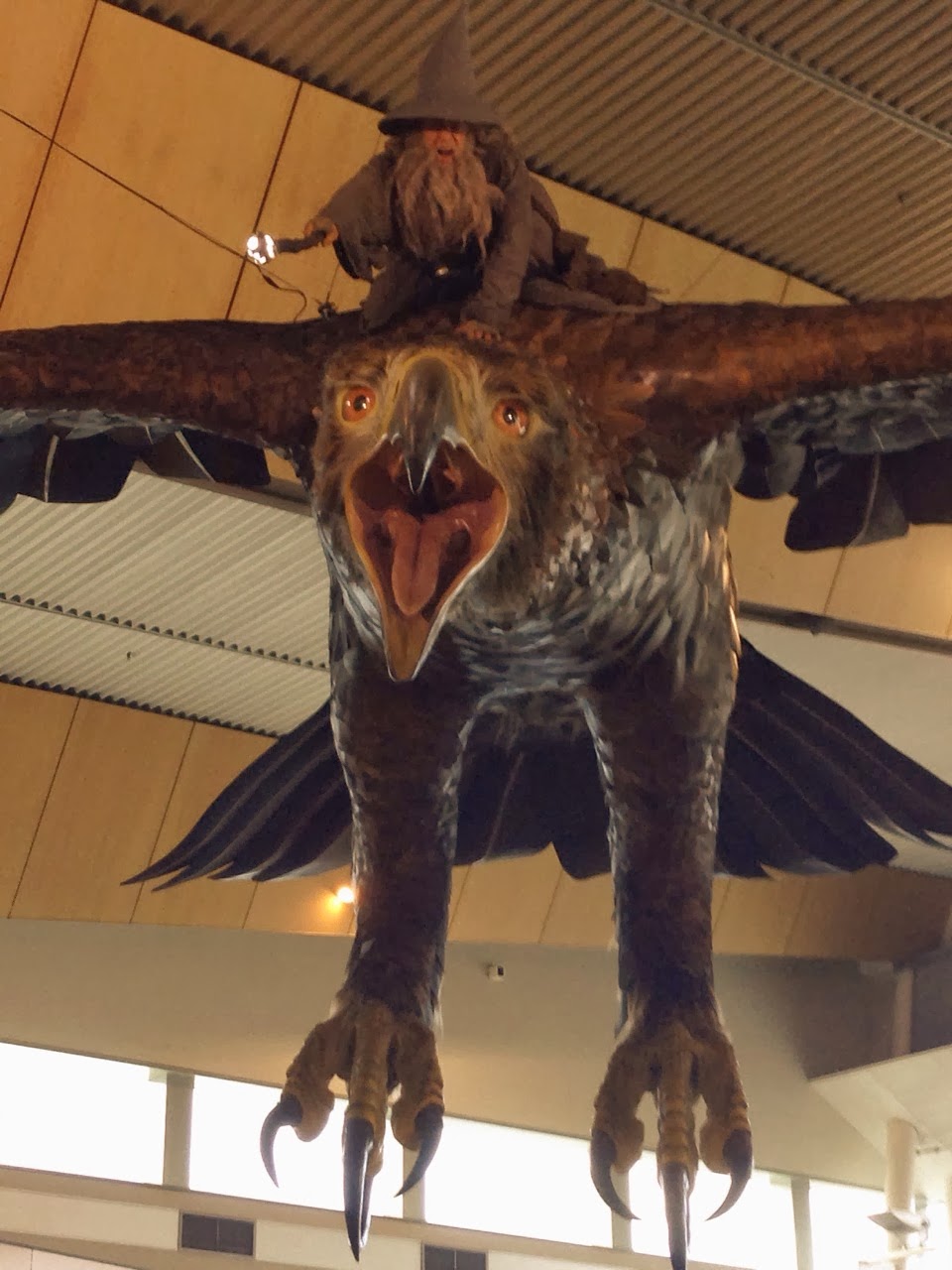 El hobbit llega al aeropuerto de Nueva Zelanda - Tolkien en Rivendel