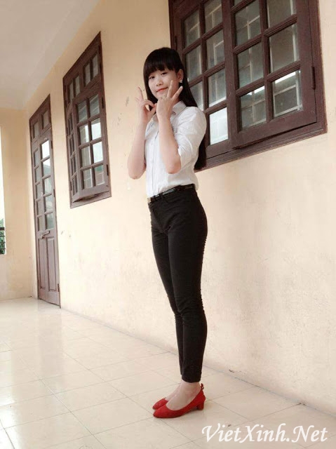 Girl xinh Đặng Linh Ngọc (Chị Thỏ Ngọc) - Dáng học sinh mà vếu như người mẫu