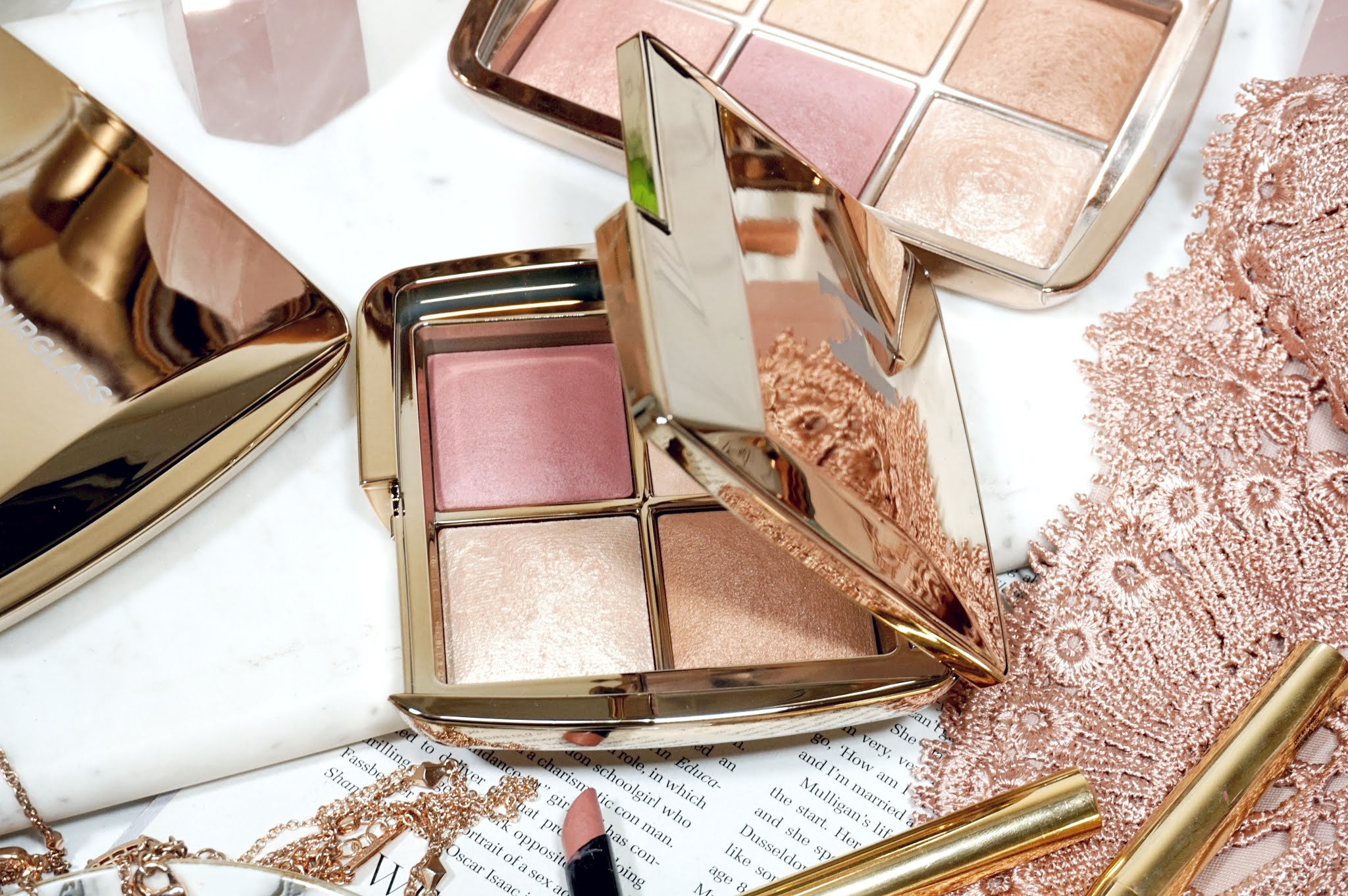 Review, Hourglass Ambient Lighting Edit - Mini Sculpture Unlocked