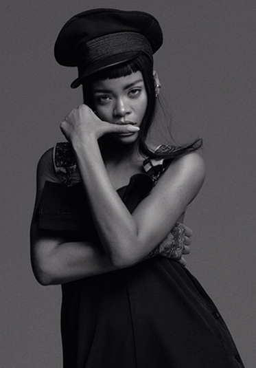 Untitled0 Rihanna pays homage to Alexander McQueen in fierce, hot photos