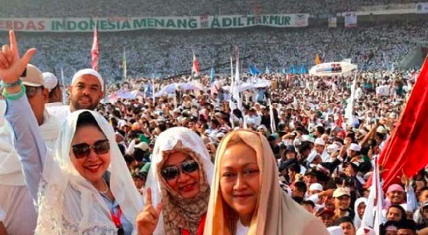 Massa Kampanye Akbar Prabowo Sambut Istimewa Tutut dan Titiek Soeharto