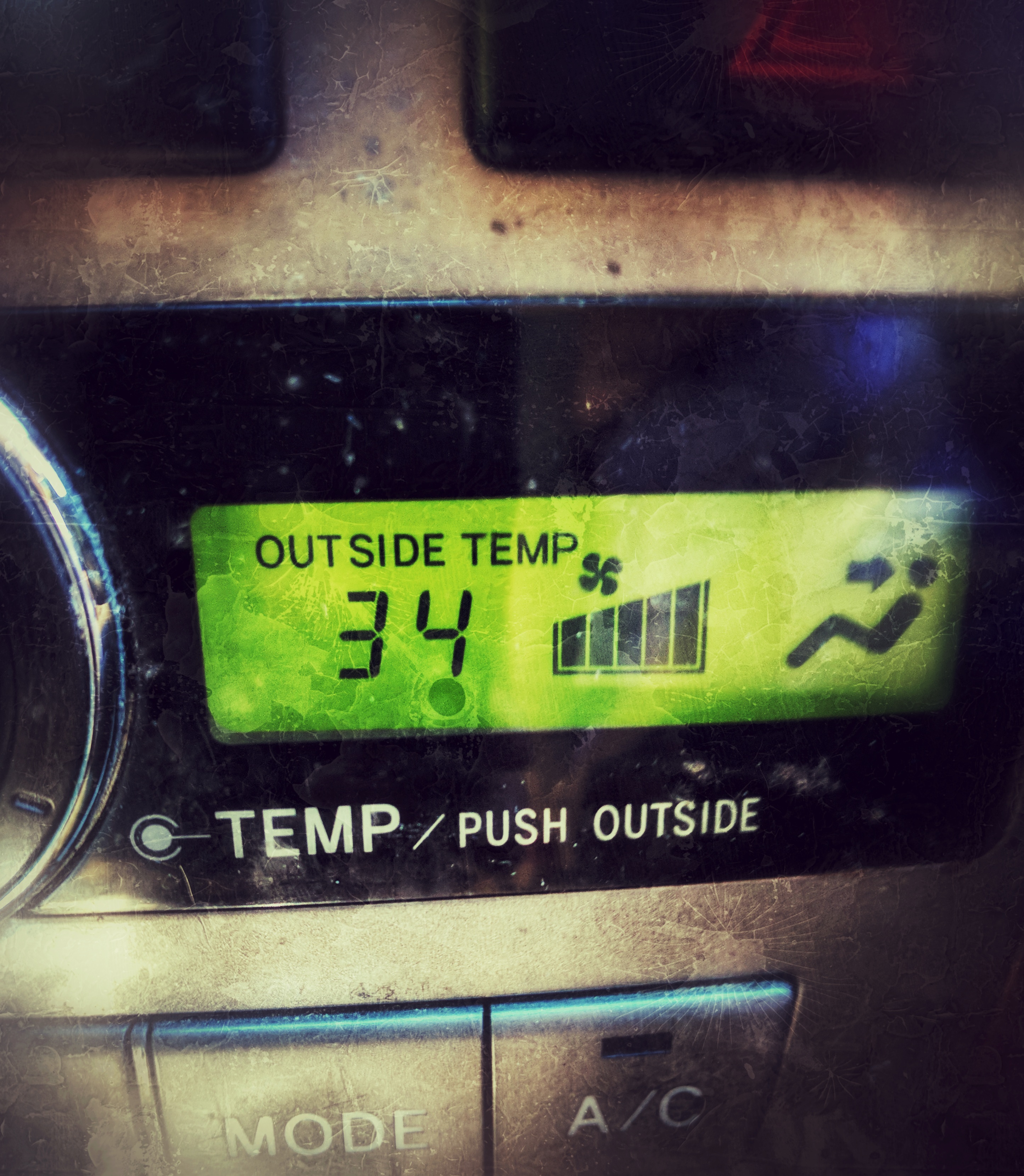 Outside temperature of 34c