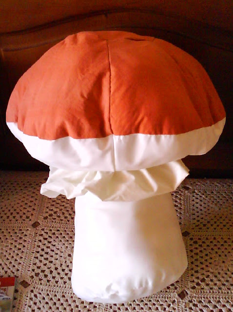champignon rouge et blanc et en chiffon