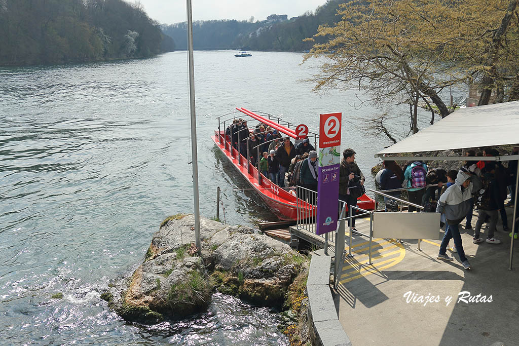 Embarcadero de las cataratas del Rin