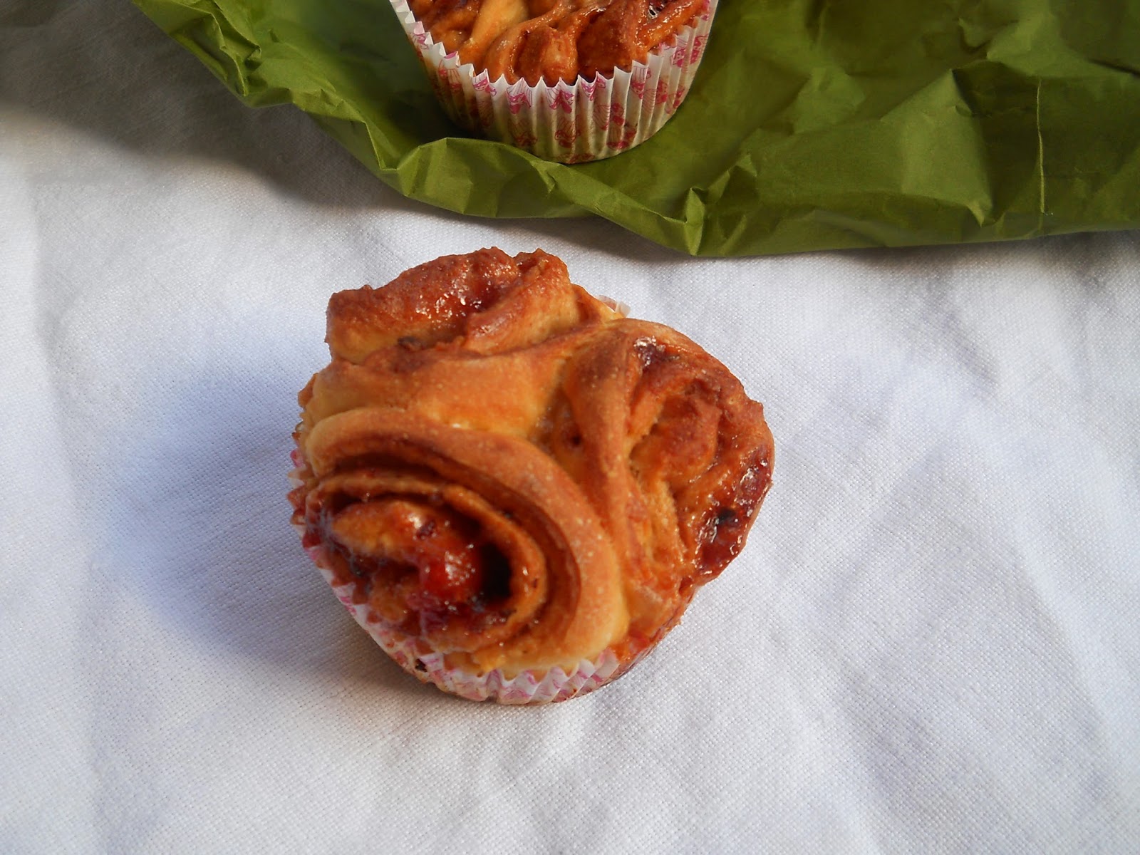 brioche senza grassi e senza zucchero con la marmellata di ciliegie o con cioccolato 