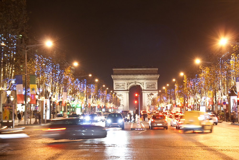 La meilleure façon de profiter du marché de Noël des Champs Elysées en couple Avenue Romantique La meilleure façon de profiter du marché de Noël des Champs Elysées en couple Avenue Romantique