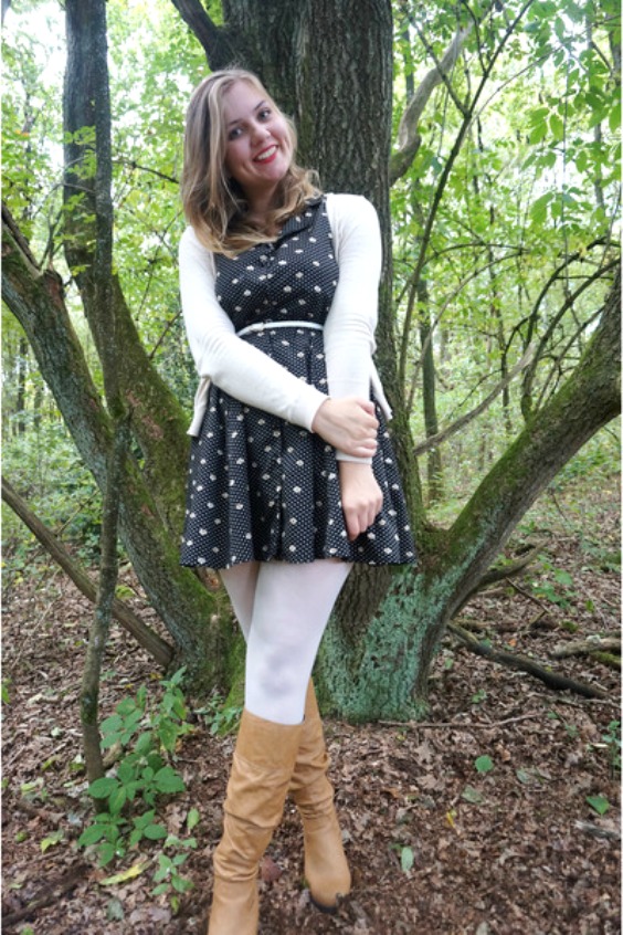 How to look charming in white pantyhose | Just Boots and High Heels