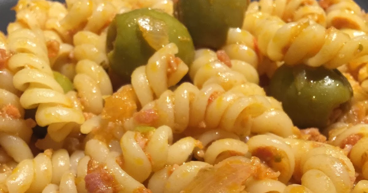 Pâtes à la sauce tomate, chorizo et jambon