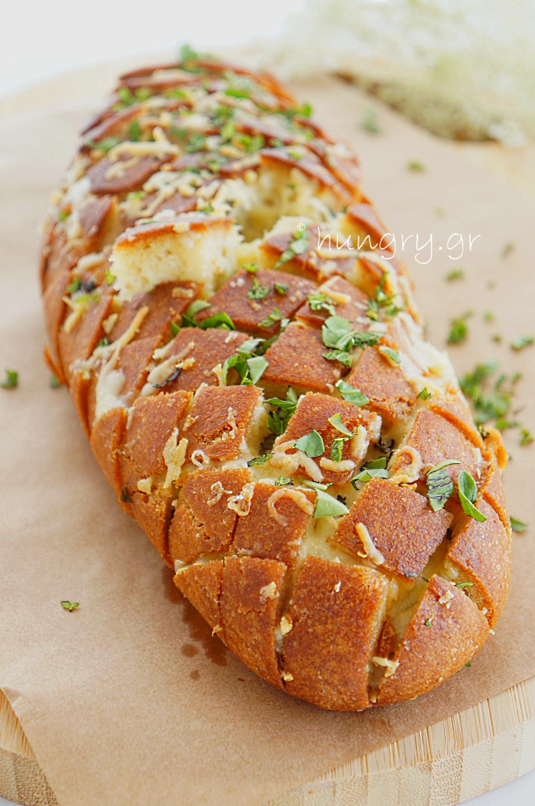 Kitchen Stories Cheese & Garlic Bread