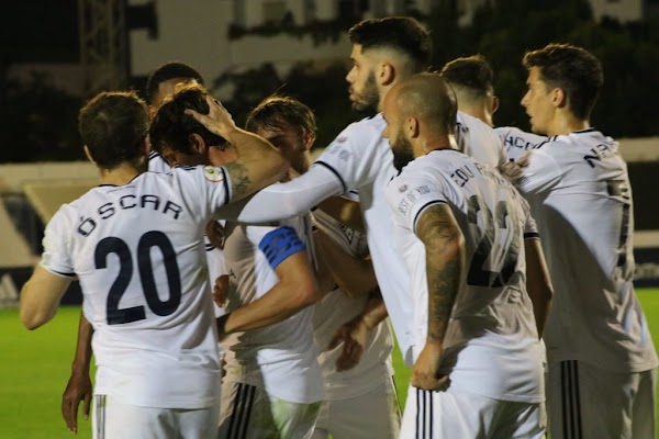 El Marbella FC vence y convence ganando al Recreativo de Huelva (2-0)