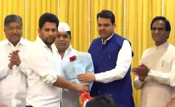 Setback For Congress, Son Of Maharashtra Leader Of Opposition Joins BJP, Mumbai, News, BJP, Maharashtra, Lok Sabha, Chief Minister, NCP, Report, National