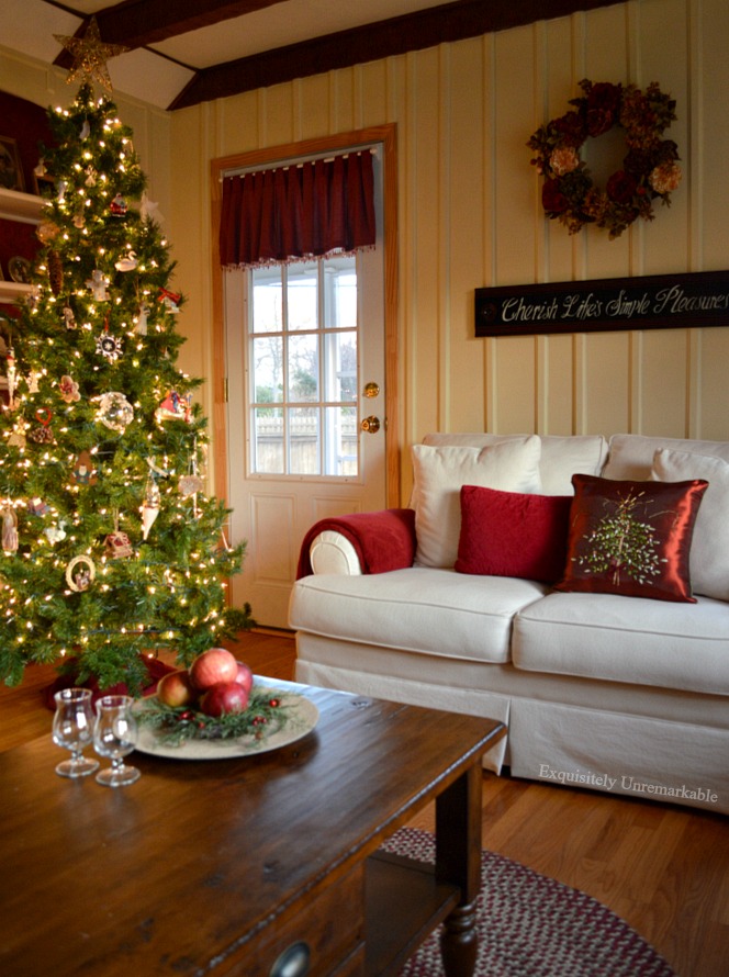Country Christmas Living Room