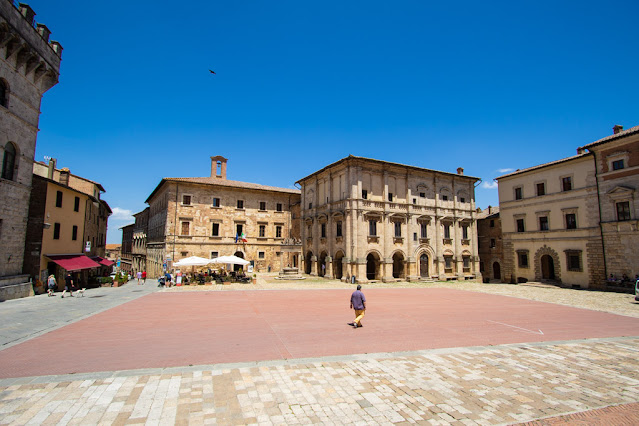 Montepulciano-Piazza Grande