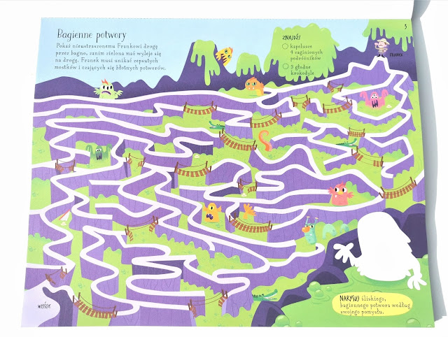na zdjęciu labirynt w kształcie fioletowych murów z poukrywanymi miedzy nim potworami bagiennymi