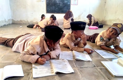 Memprihatinkan, SD NU 2 Bandilan Prajekan Tak Pernah Diperhatikan Pemkab Bondowoso Memprihatinkan, SD NU 2 Bandilan Prajekan Tak Pernah Diperhatikan Pemkab Bondowoso