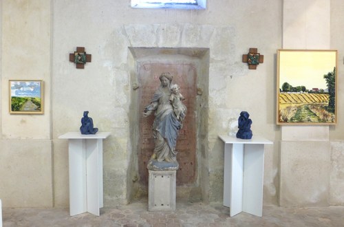 Peintures de Patrick Valmier et sculptures de Clems exposés dans  l'église de Saint Martin Du Tertre