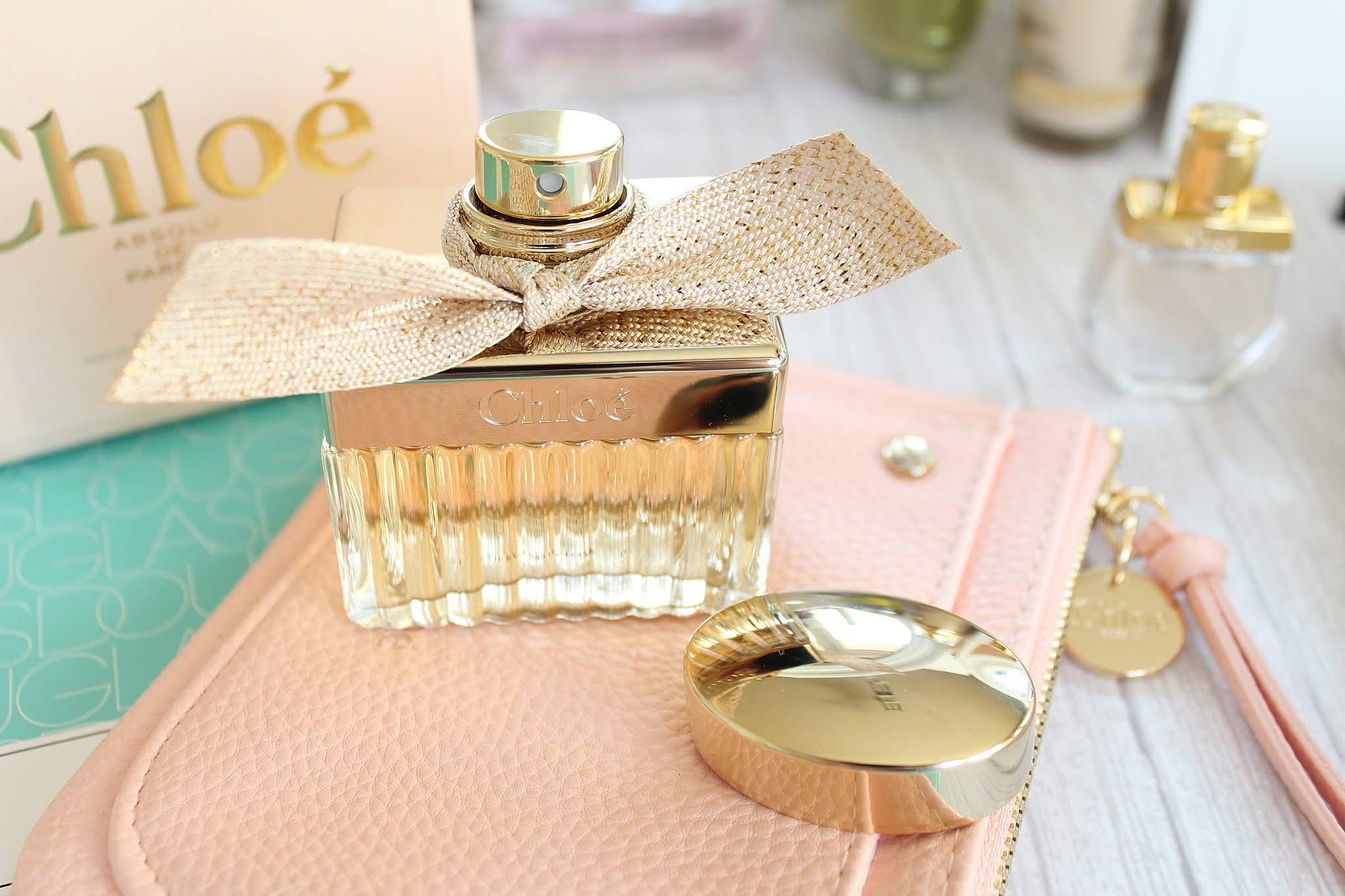 Chloé Signature Absolu De Parfum zestaw prezentowy dostępny w Douglas - czy warto wydać na niego 400 zł?