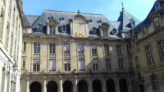 Die Sorbonne mit ihrer Sonnenuhr-Frankreich