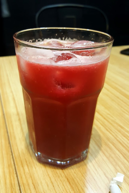 food blogger dubai saj & co pomegranate juice