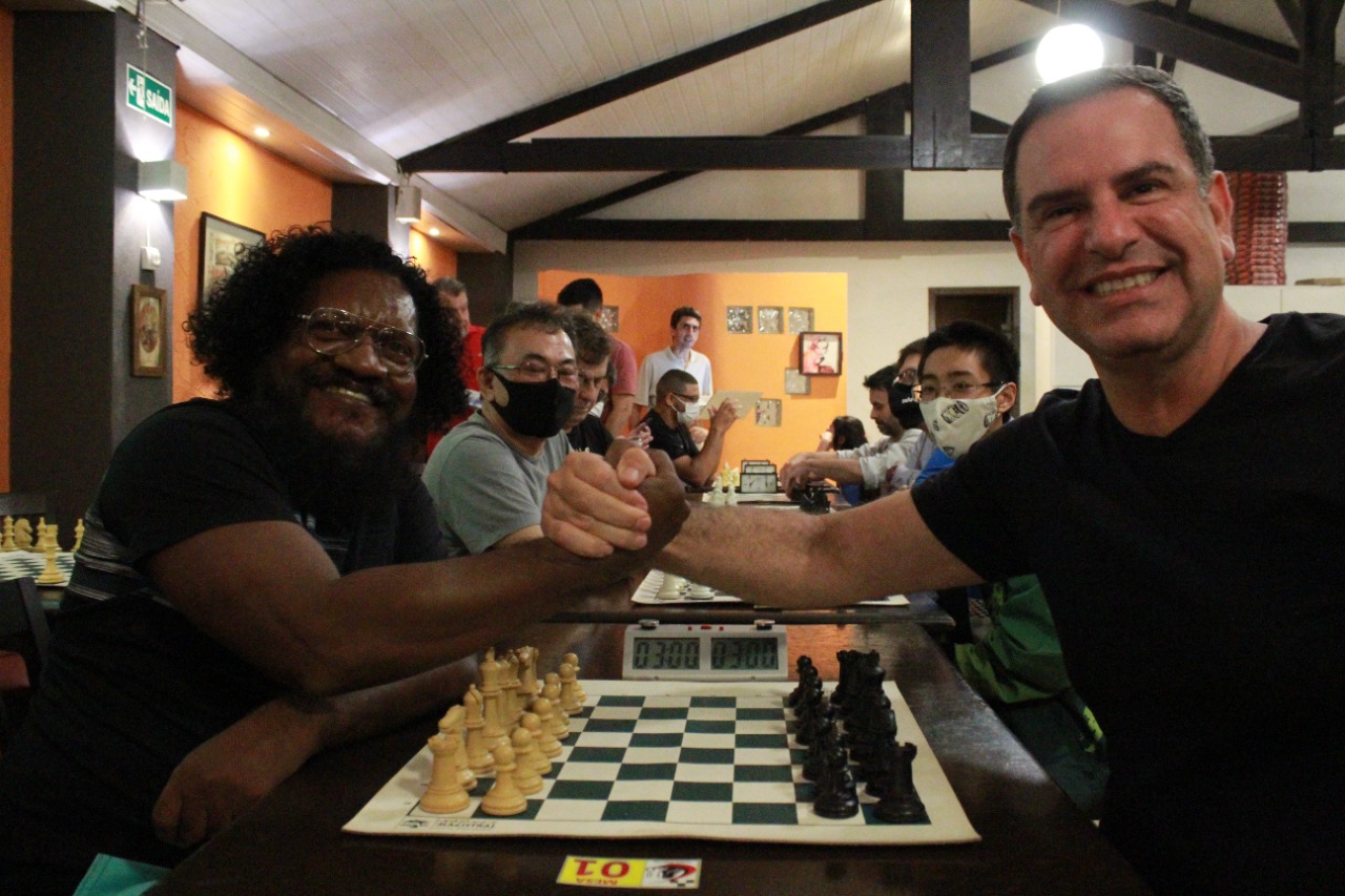 DANNY DÁVALOS: CURSOS DE XADREZ, ORGANIZAÇÃO DE EVENTOS E ARBITRAGEM EM CAMPO GRANDE E DOURADOS