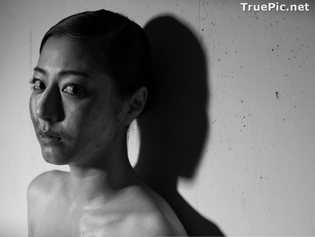 Image Japanese Model and Actress - Yumi Sugimoto - Yumi Mono Chrome - TruePic.net - Picture-64
