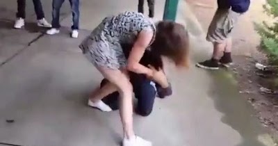 CANDOUR: Dramatic Video Shows Girl Savagely Beating Boy Silly at School