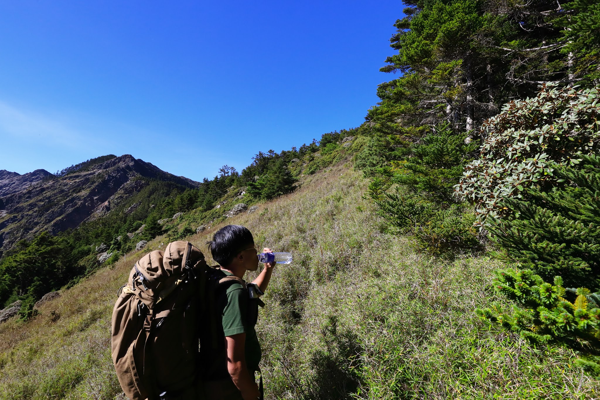 南湖北稜巴都服山望向南湖北山