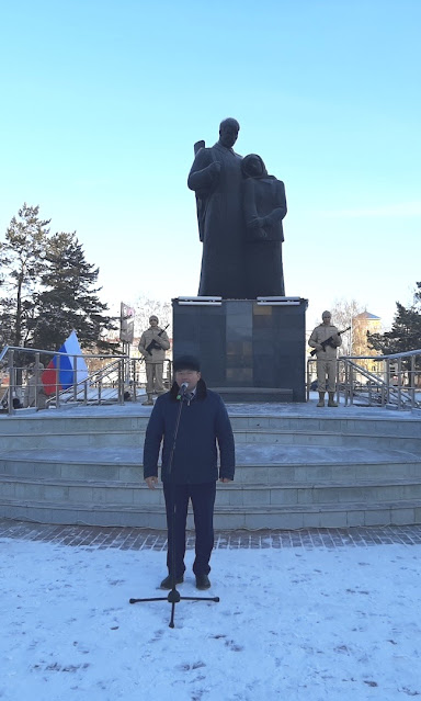 Сочинение про памятник скорбящая мать 23.11.2019..