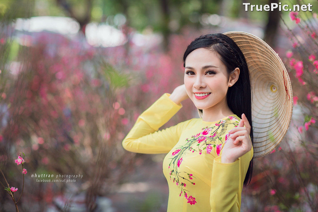 Image The Beauty of Vietnamese Girls with Traditional Dress (Ao Dai) #5 - TruePic.net - Picture-3